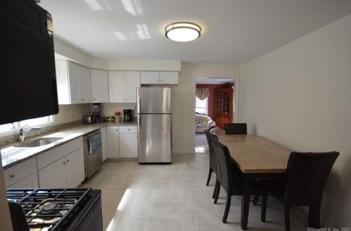 84 Lorraine Ter, Bridgeport, CT 06604-2212