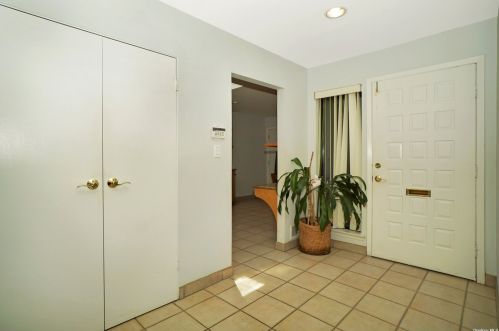 303 Vista Dr, Muttontown, NY 11753-2808