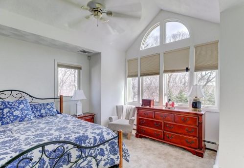 306 Walmsley Ln, South Kingstown RI  02874-3618 exterior