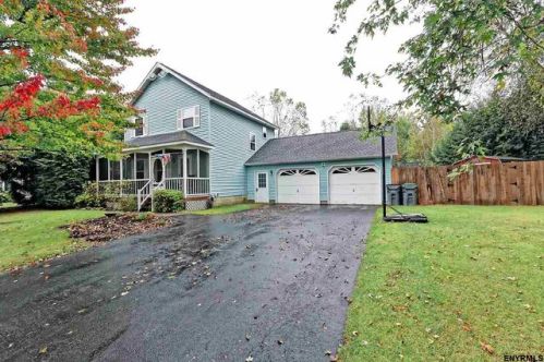 2 Middleborough Ct, Fortsville, NY 12831-1386