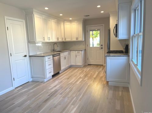 220 4th St, Deer Park NY  11729-5923 exterior