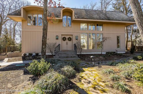 613 Holly Hill Dr, Brielle, NJ 08730-1216