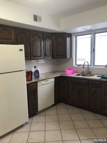 23 Scudder St, Outwater NJ  07026-2528 exterior