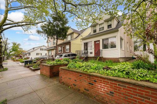 1138 Kennedy Blvd, Bayonne, NJ 07002-3108