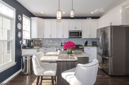 4 Stevens Ln, Martinsville NJ  08836-2249 exterior