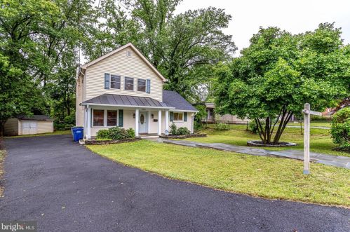 7003 Hickory Hill Rd, Falls Church, VA 22042-3903