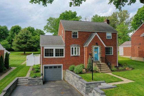 212 Meadow Rd, Glenshaw, PA 15116-2039