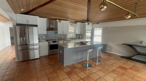 1560 Asylum Ave, Hartford CT  06117-2805 exterior