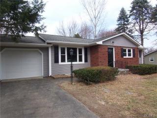 9 Apple Ln, Wallkill, NY 12589-4417
