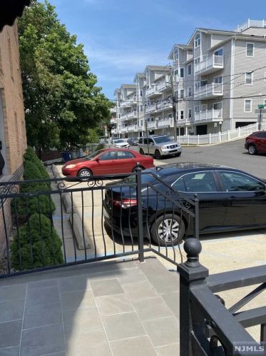 4401 Smith Ave, North Bergen NJ  07047-2782 exterior