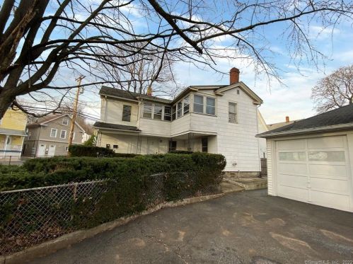 174 State St, Ansonia, CT 06401-1560