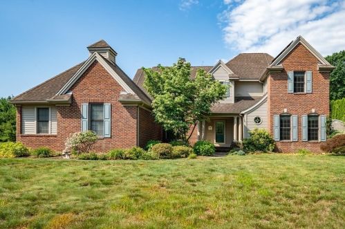 26 Pheasants Xing, West Springfield MA  01089-2454 exterior