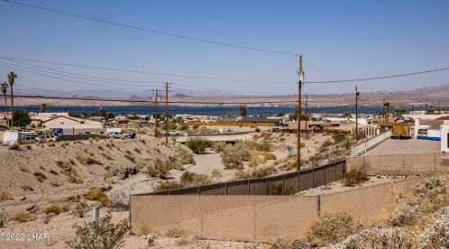 585 Knobhill Dr, Lake Havasu City AZ  86403-4937 exterior