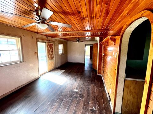 179 Lucas Pipeline Rd, Ruffs Dale, PA 15679-1203