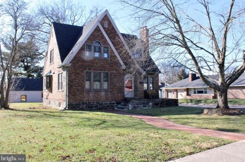 630 Mount Vernon St, Lansdale, PA 19446-3404