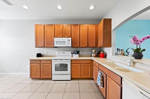 14322 Manchester Dr, Naples FL  34114-8626 exterior