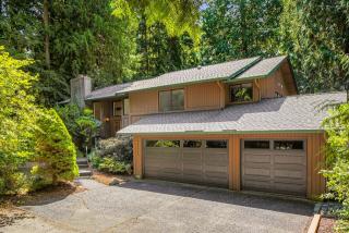 19707 23 St, Redmond WA  98075-7462 exterior