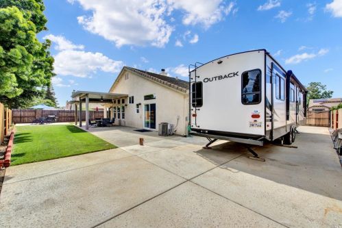 705 Wiegand Way, Liberty Farms CA  95620-4531 exterior