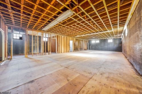 320 Knowlton St, Belvidere NJ  07823-1824 exterior