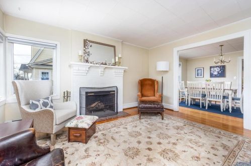 45 Filley St, Windsor, CT 06095-2919