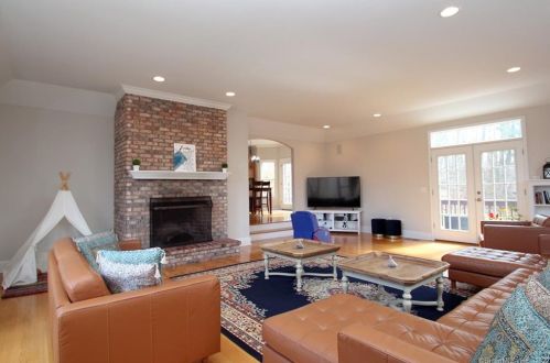 86 Blanket Mdw Rd, Upper Stepney CT 06468-1095 exterior