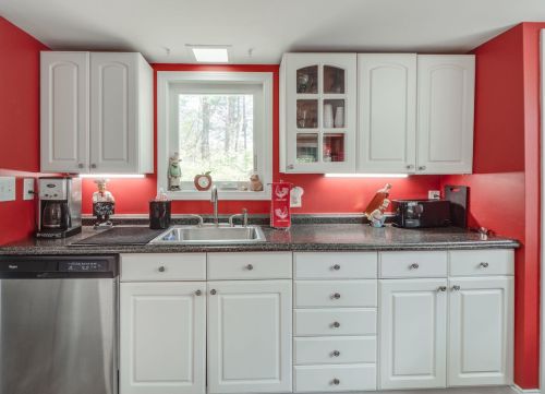 204 Dunstable Rd, Nashua NH  03062-2340 exterior