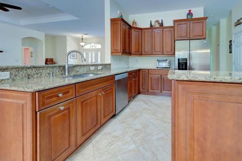 519 Laurel Rd, Nokomis FL  34275-5243 exterior