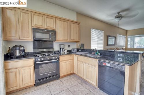251 Horizon Ct, Oakley, CA 94561-2422
