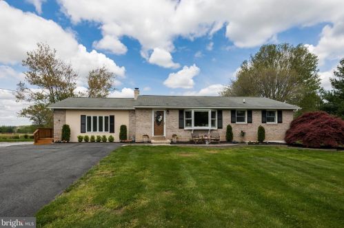 6 Hunting Hills Dr, Landenberg, PA 19350-1514