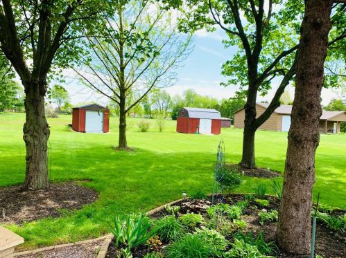 221 150, Valpo IN  46383-9559 exterior