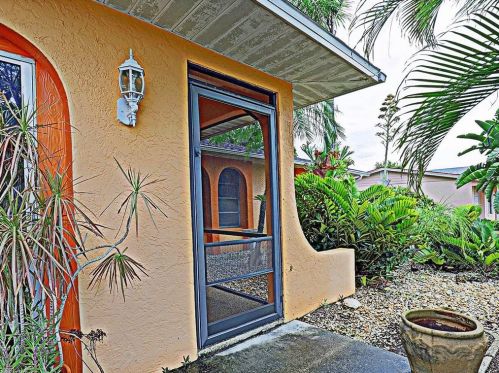 1407 15th St, Cape Coral, FL 33909-1573
