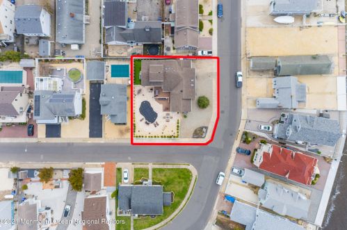 331 Sunset Dr, Pelican Island NJ  08751-2242 exterior