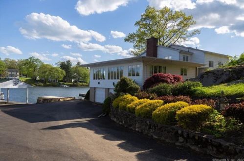 17 Hemingway Ave, Waterbury, CT 06716-2924