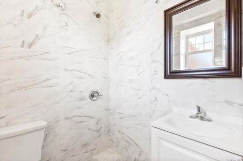 557 Logan Ave, Bronx NY  10465-2509 exterior