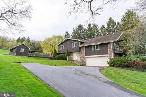 125 Maple St, Ephrata, PA 17522-2512