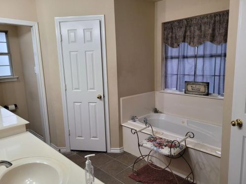 301 Willow Rd, Aubrey TX  76227-9404 exterior