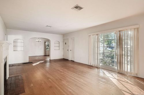 265 B Ave, San Diego, CA 92118-1954