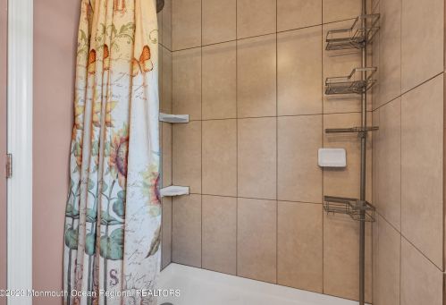 316 Sunset Dr, Pelican Island NJ  08751-2225 exterior