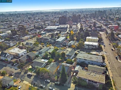 3201 Arkansas St, Oakland CA 94602-3707 exterior