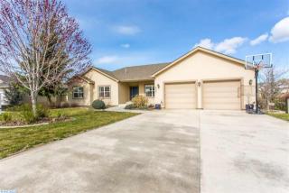 8906 5th Ave, Kennewick, WA 99336-8592