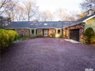105 Brooksite Dr, Smithtown, NY 11787-4456