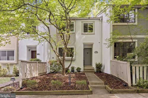 11740 Decade Ct, Herndon, VA 20191-2945