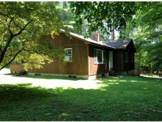 249 Middle Rd, North Shaftsbury, VT 05262-9308