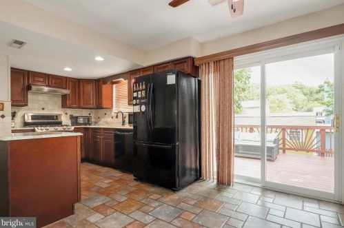 13461 Princedale Dr, Woodbridge VA  22193-3865 exterior