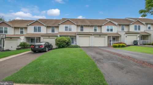 63 Cottonwood Dr, Southampton, PA 18966-2859