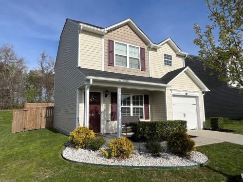 1122 Waterlyn Dr, Greensboro, NC 27405-9717