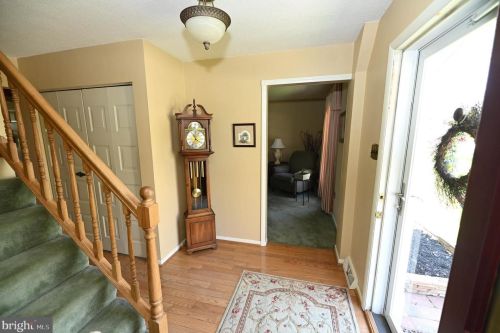 17 Briarwood Rd, Shrewsbury PA  17361-1801 exterior
