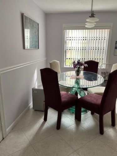 247 Capri F, Delray Beach FL  33484-5117 exterior