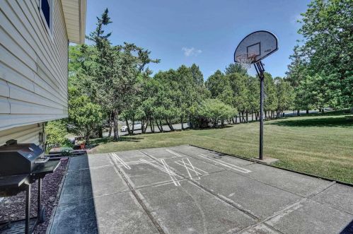 108 Nantucket Dr, Fishkill NY  12524-1021 exterior