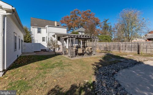 16 Charles St, Palmyra NJ  08065-1813 exterior